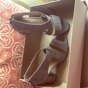 cut out shoe with 1.5 heel